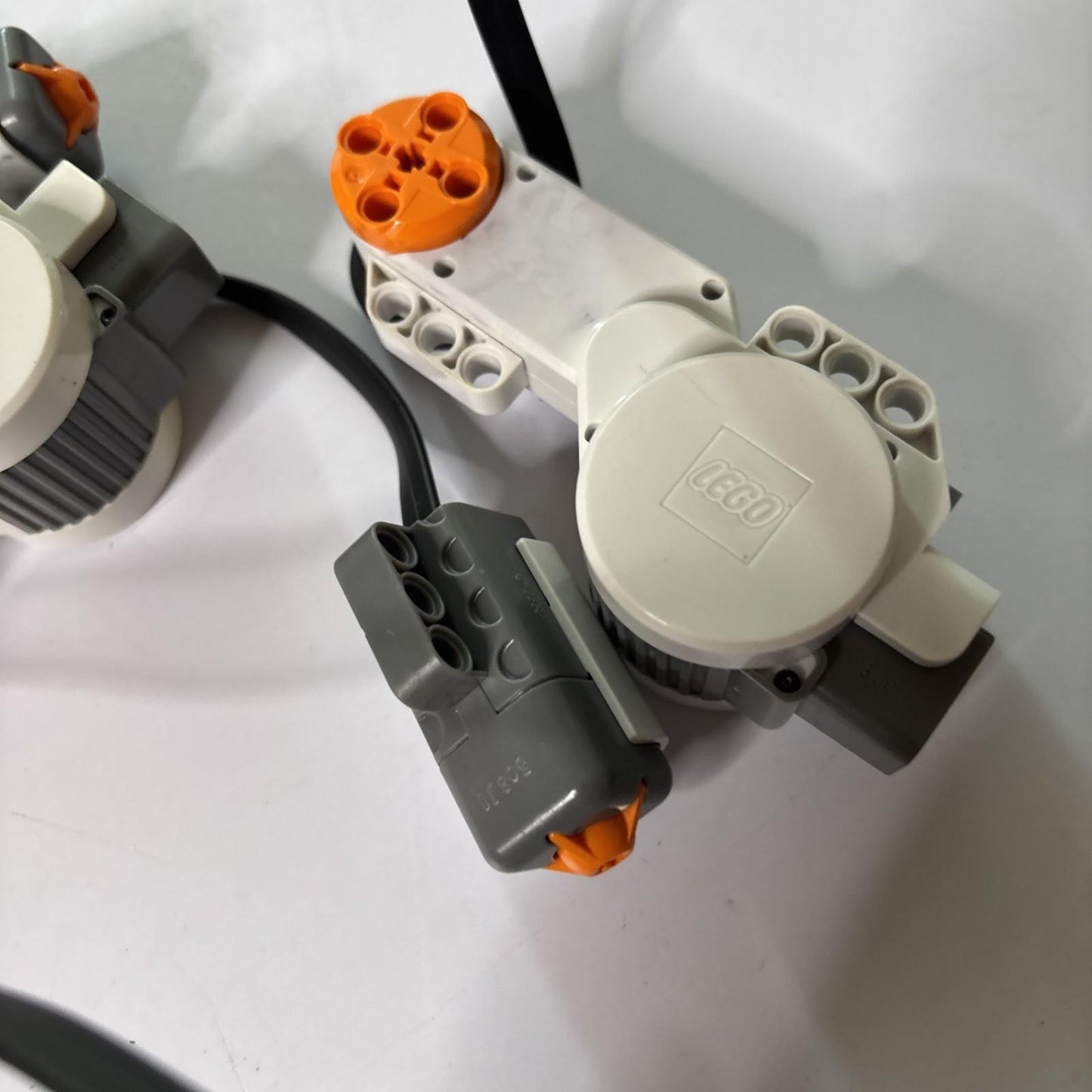 Lego NXT 210I1 Controller  Accessories Battery 3x Servo Motor