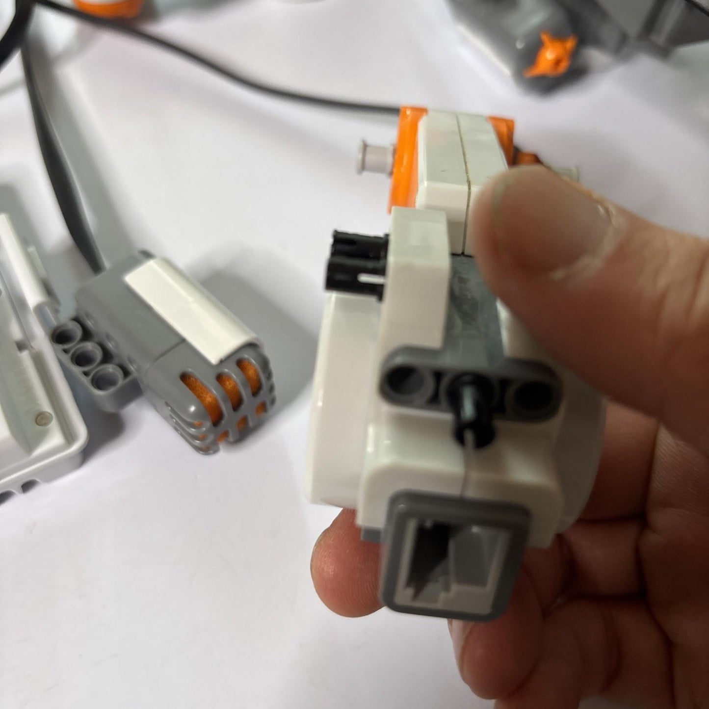 Lego NXT 210I1 Controller  Accessories Battery 3x Servo Motor