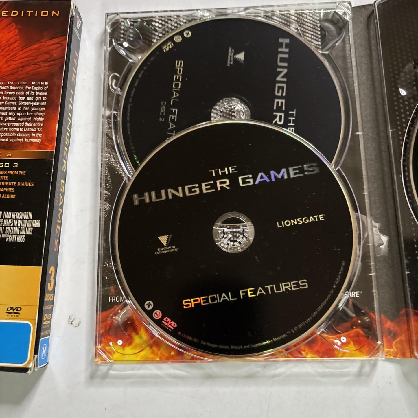 The Hunger Games (Deluxe Edition, DVD, 2011) Jennifer Lawrence Region 4
