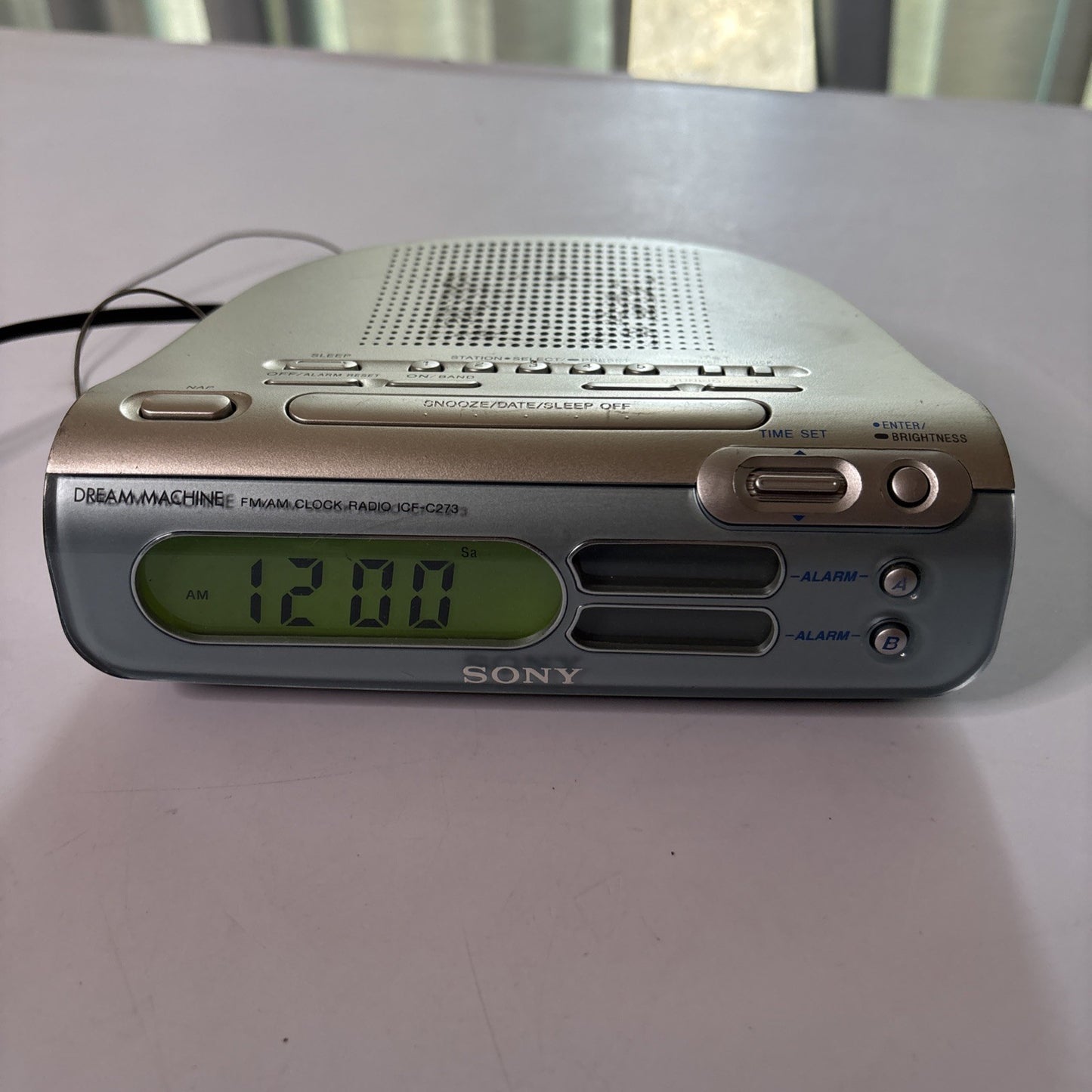 Sony Dream Machine Alarm Clock FM/AM Radio ICF-C273