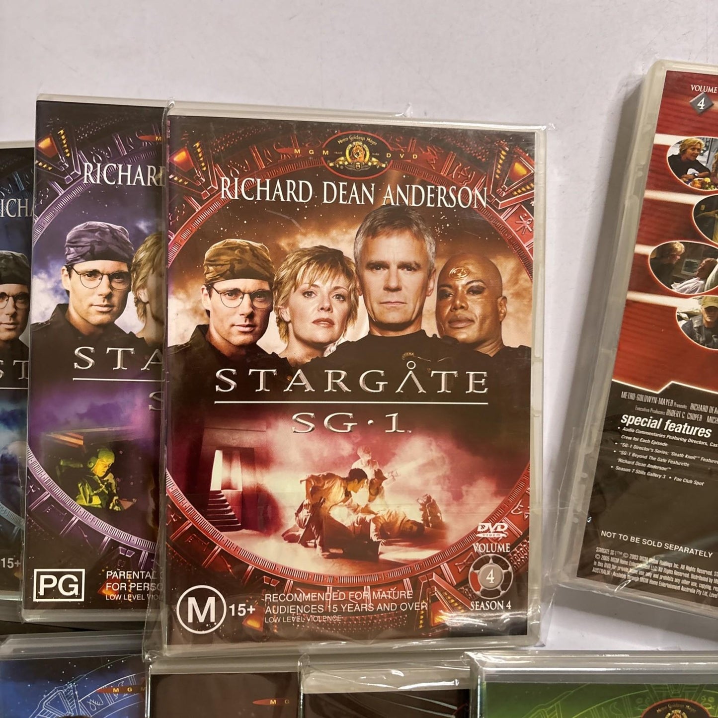 Stargate SG 1 - Various Episodes (DVD, 14-Disc) Region 4