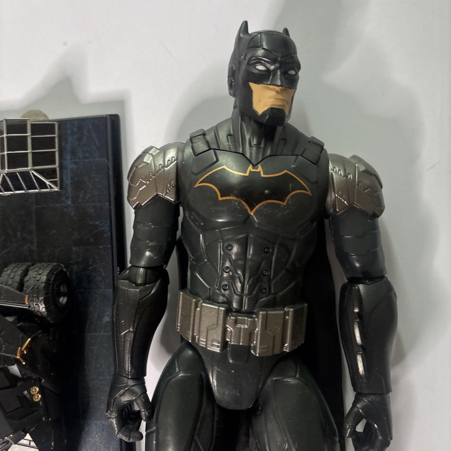 Batman 29cm Figure And Batmanmobile