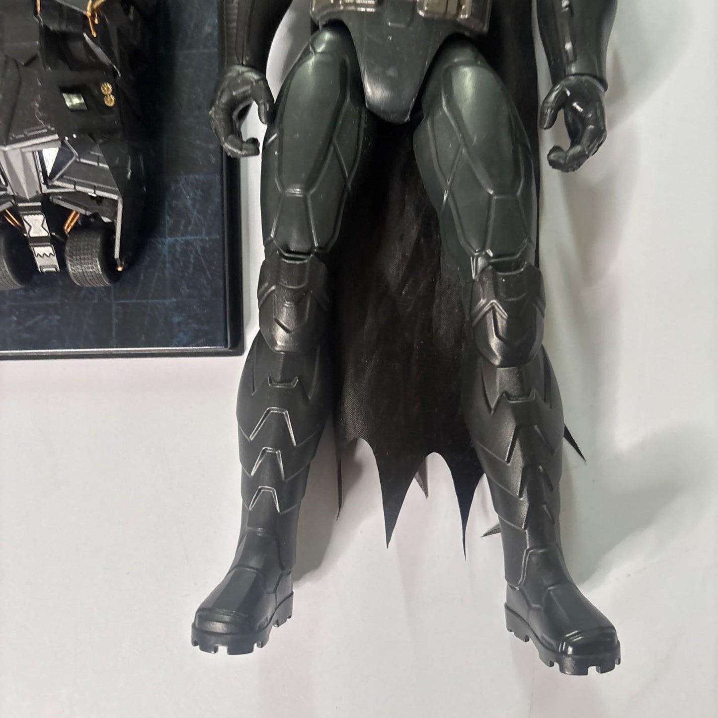 Batman 29cm Figure And Batmanmobile