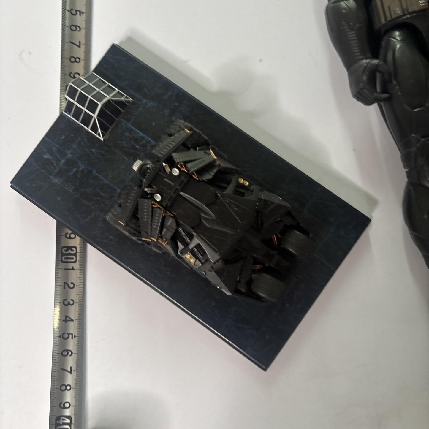 Batman 29cm Figure And Batmanmobile