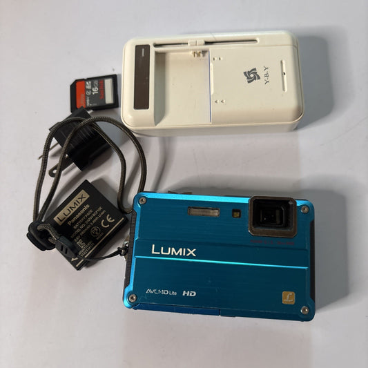 Panasonic Lumix DMC-FT2 Digital Camera Waterproof Shockproof 16gb SD Card 14.1MP