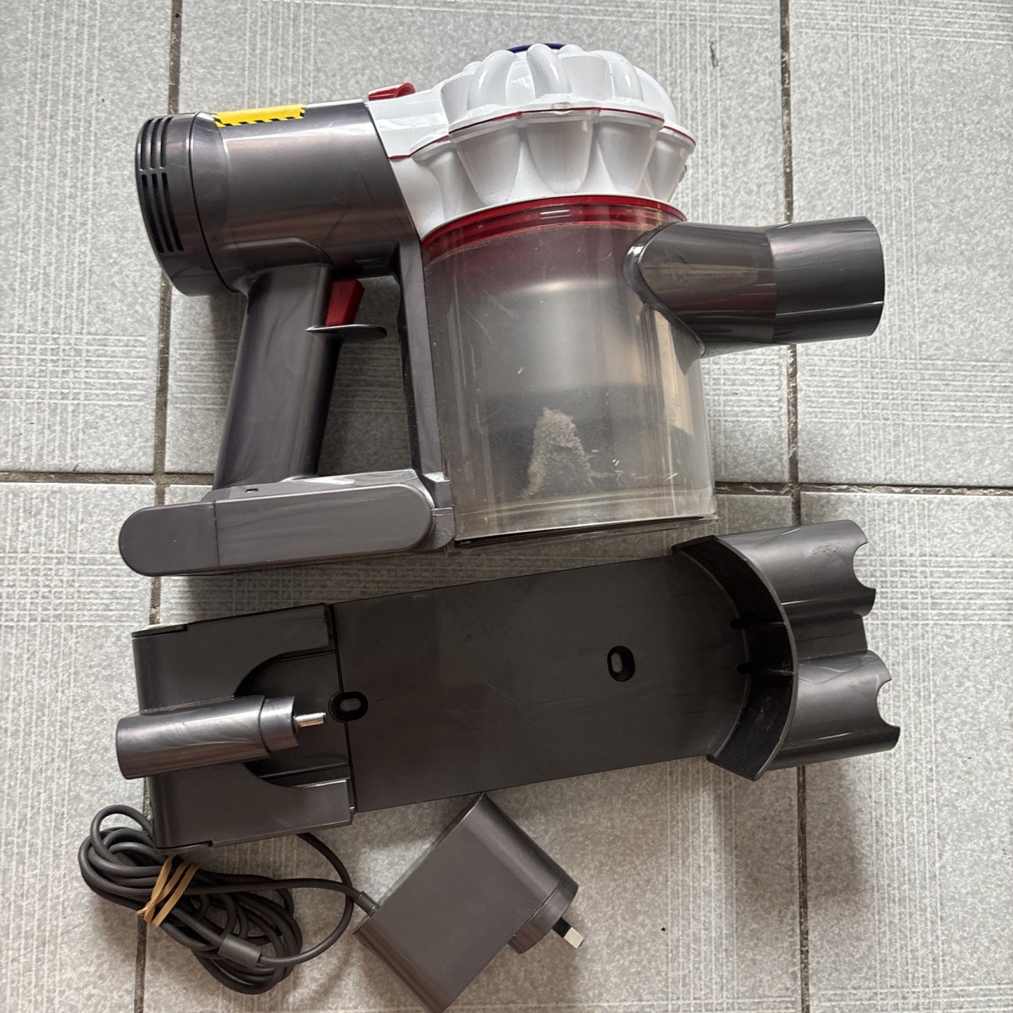 Dyson SV11 Vacuum Cleaner With Adapter *Turns On - Doesn't Include Nozzle*