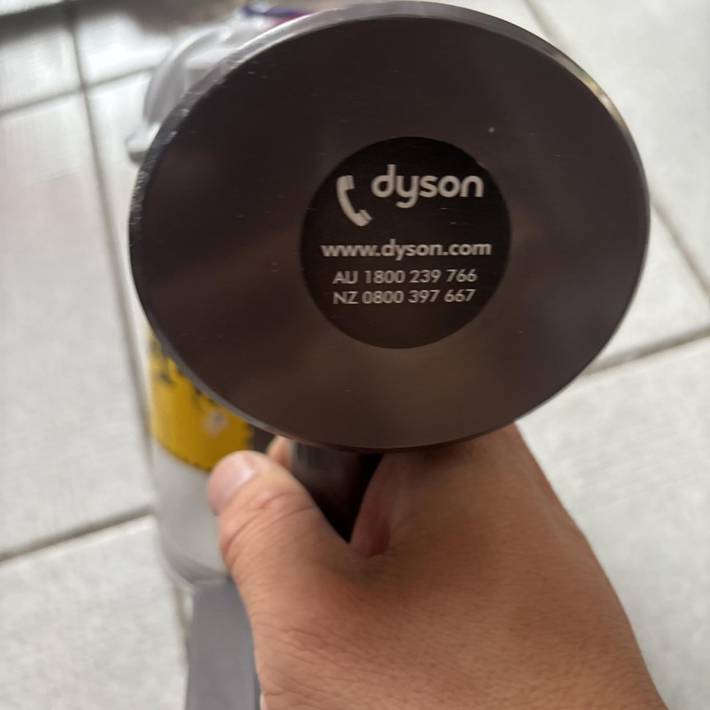 Dyson SV11 Vacuum Cleaner With Adapter *Turns On - Doesn't Include Nozzle*