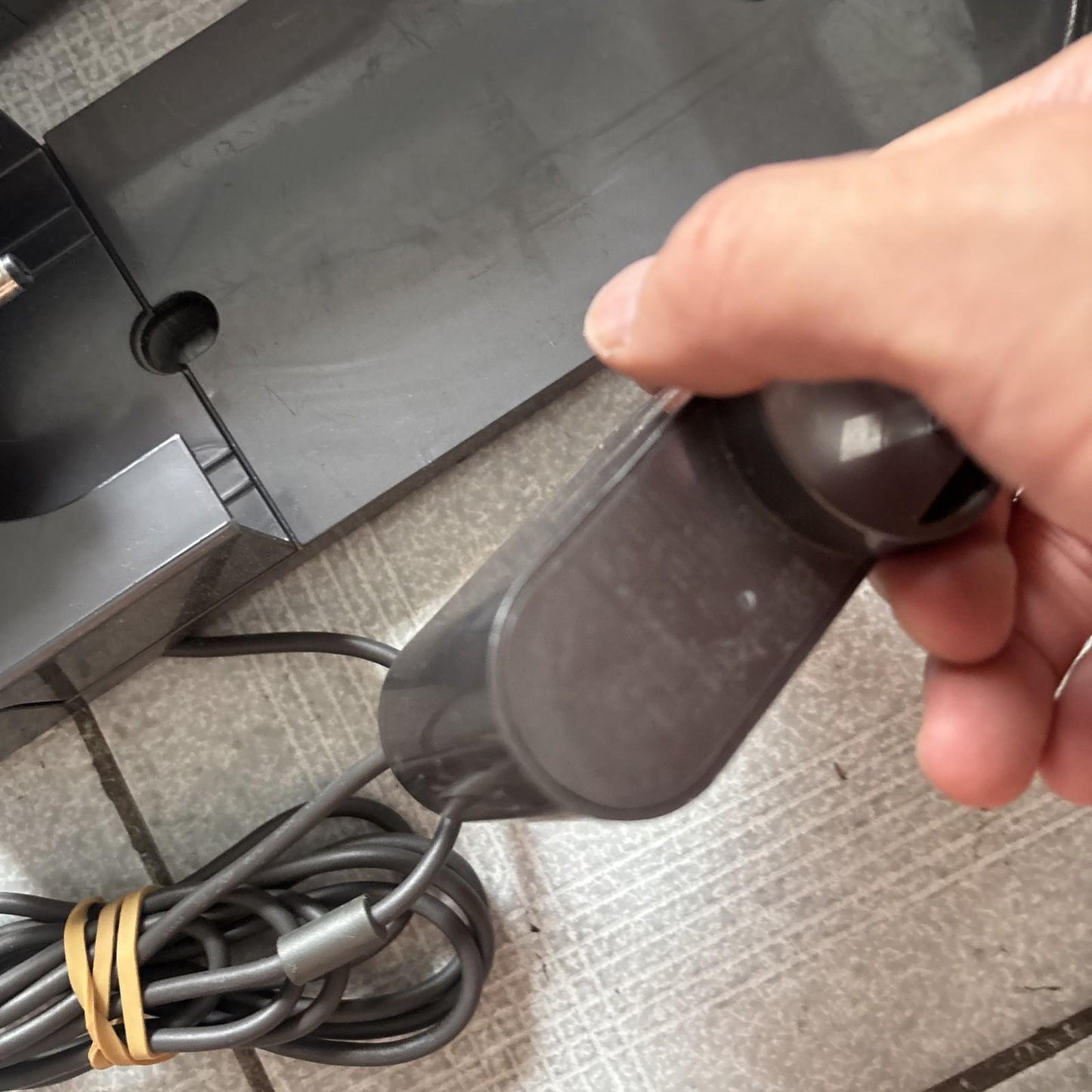 Dyson SV11 Vacuum Cleaner With Adapter *Turns On - Doesn't Include Nozzle*