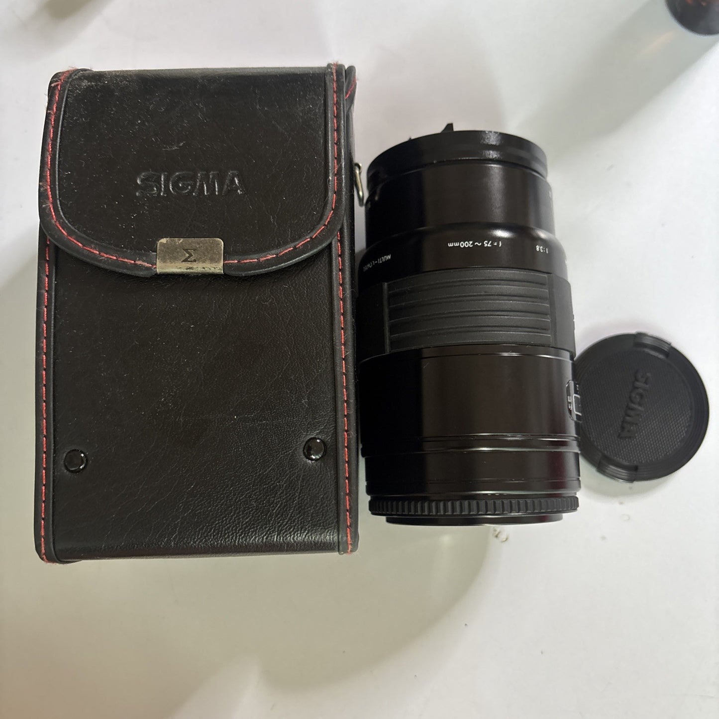 Sigma Auto Focus Zoom 1:3.8 F 75-200mm & Case