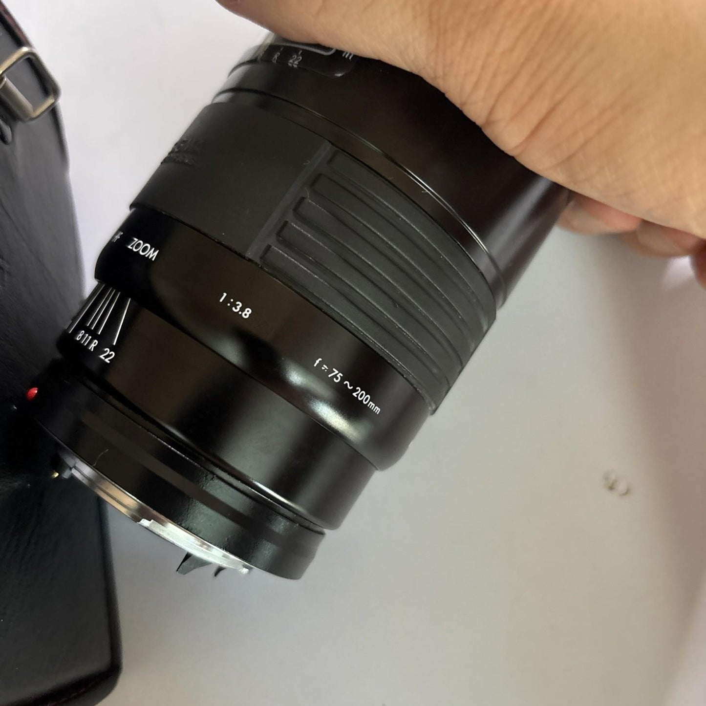 Sigma Auto Focus Zoom 1:3.8 F 75-200mm & Case