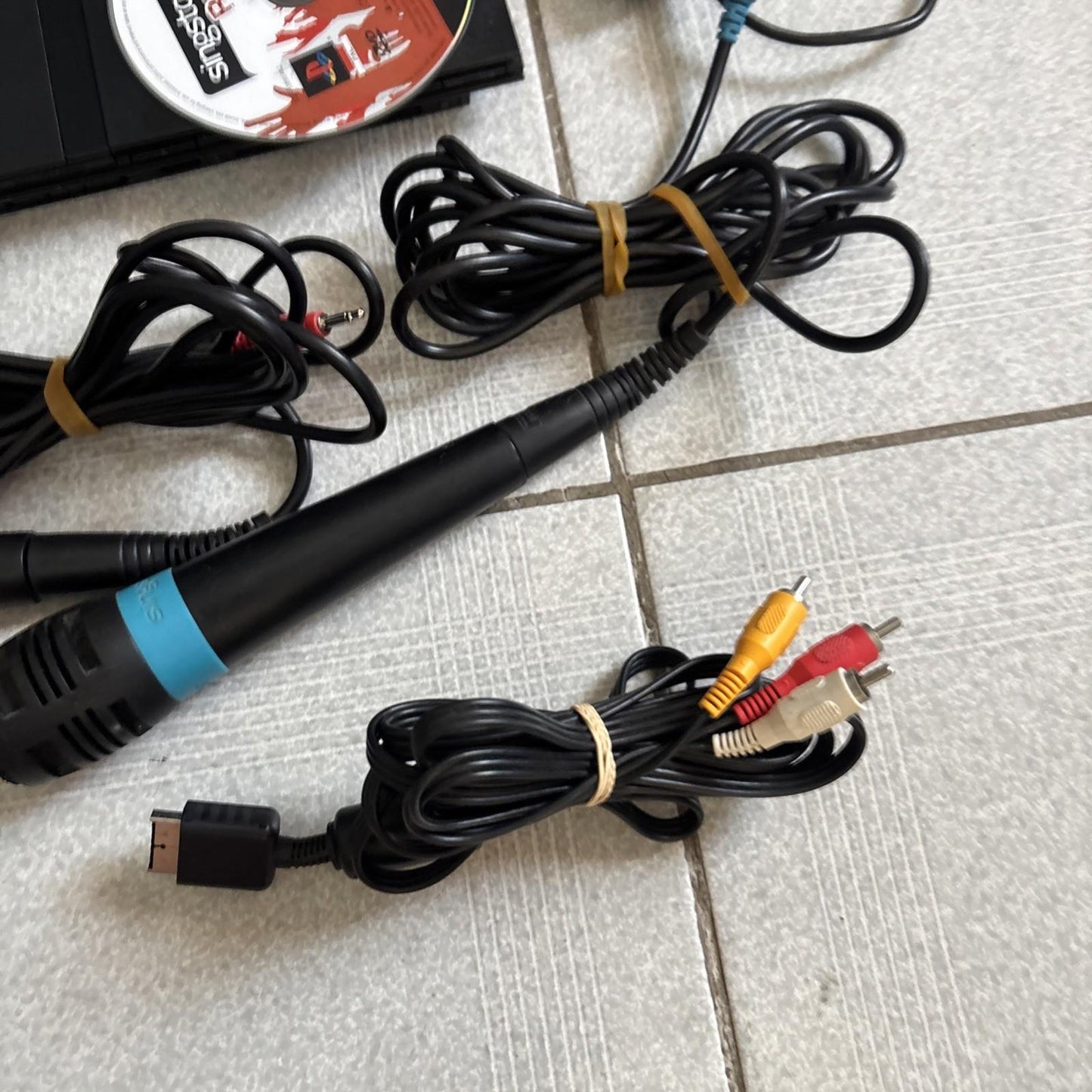 Sony Playstation 2 Slim Console SCPH-7002 PAL SingStar 2x Microphones + Game