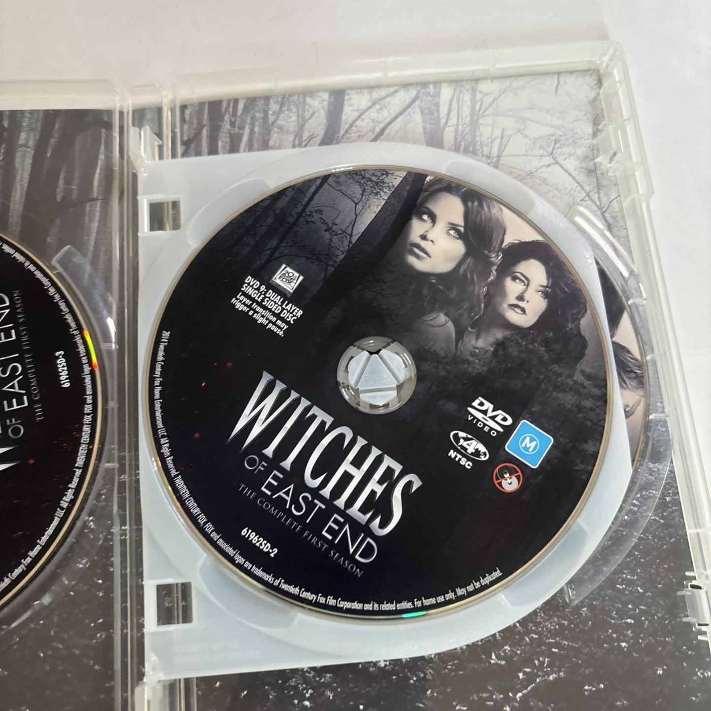 Witches of East End : Season 1 (DVD, 2013) Region 4