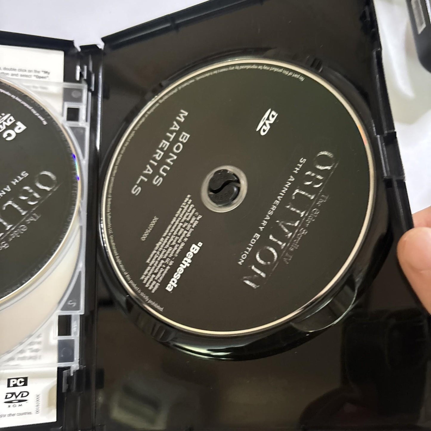 The Elder Scrolls IV Oblivion 5th Anniversary Edition PC DVD Rom Ubisoft 3 Disc
