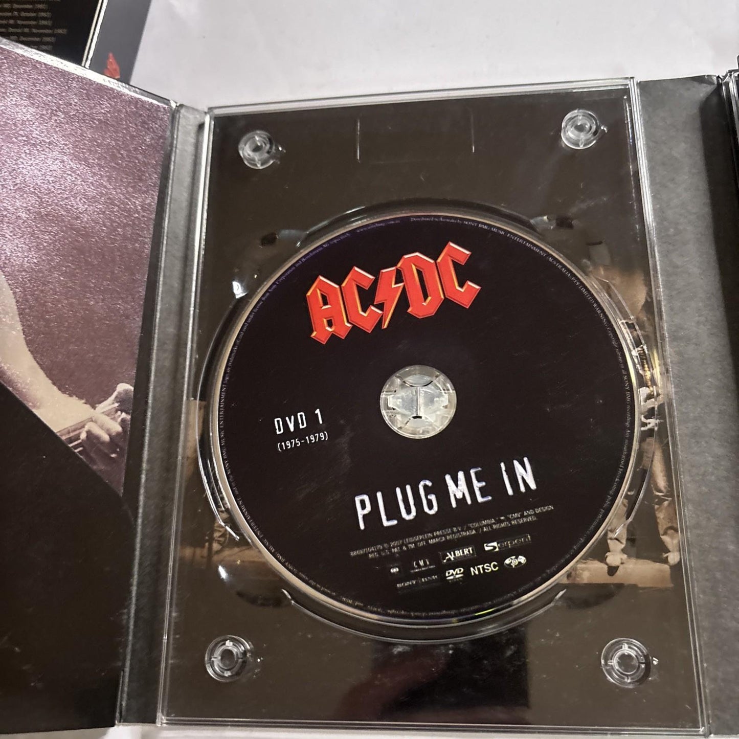 AC/DC - Plug Me in (CD + DVD, 2007) All Regions