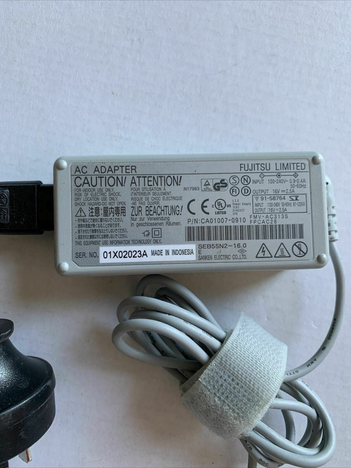 Genuine Fujitsu Lifebook FMV-AC313S AC Adaptor 16v 2.5a CA01007-0910 FPCAC28