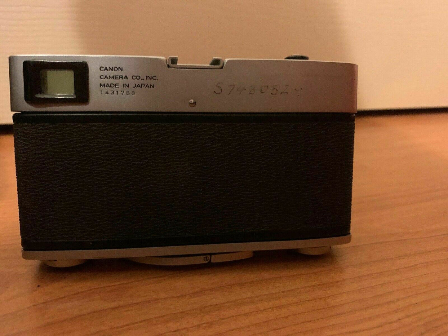 Canon Canonet 35mm Rangefinder Film Camera w/ 45mm f/1.9 Lens Made In JAPAN