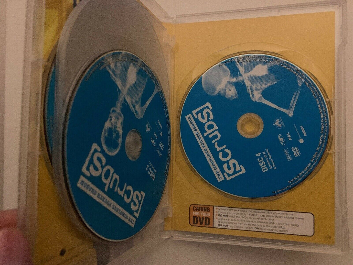 Scrubs : Complete Season 4 (DVD) with Extras, Commentary, Deleted Scenes