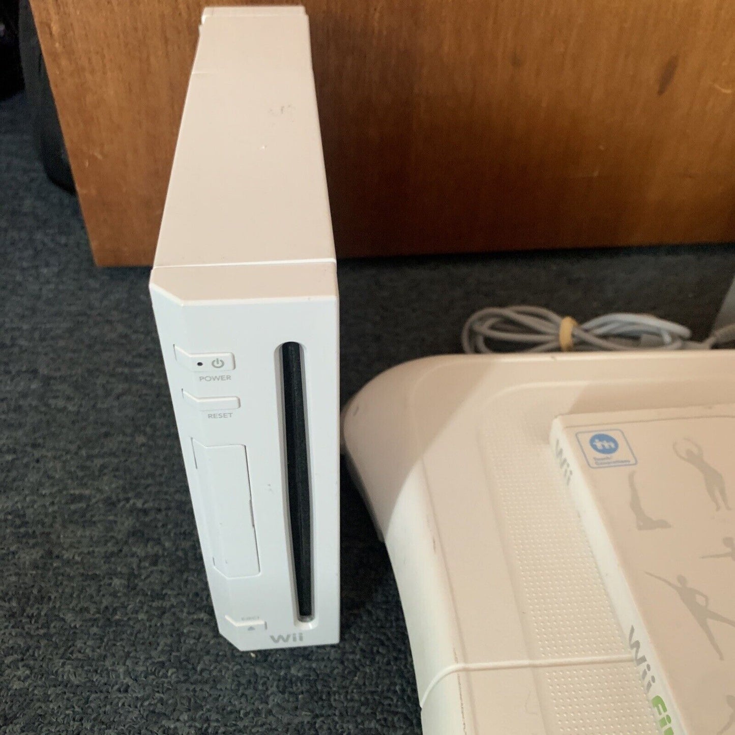 Nintendo Wii PAL Console + Wii Fit Bundle Games and  Accessories
