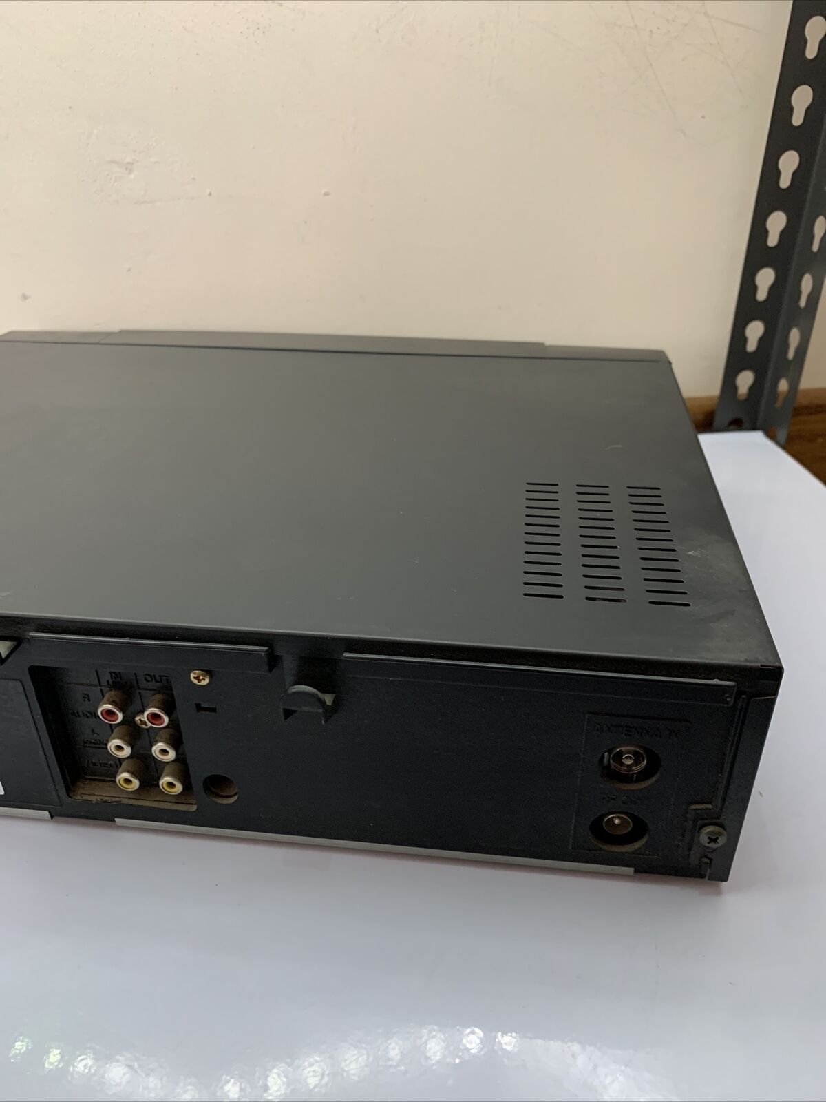 Sharp VC-H670 VCR Player Recorder 6-Head Hi-Fi Stereo PAL NTSC Playback