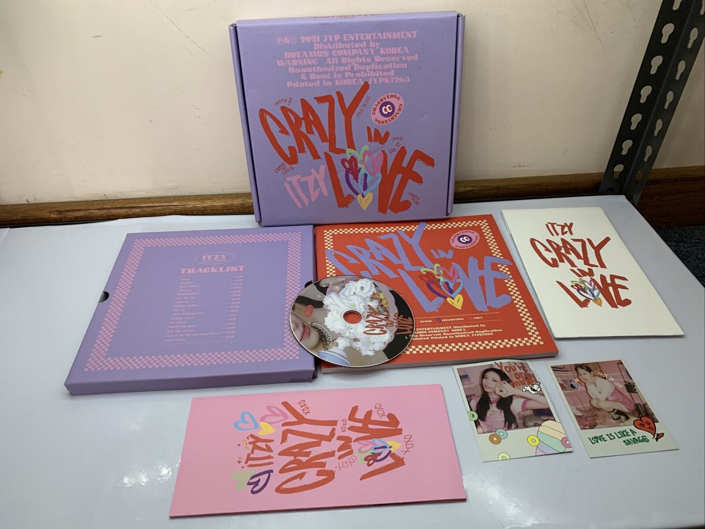 Itzy – Crazy In Love (CD, Album, Chaeryeong Version, 2021) Box Set with Booklets
