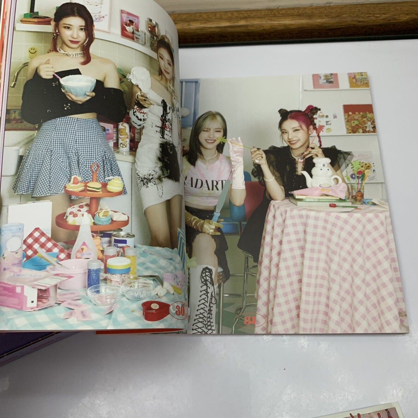 Itzy – Crazy In Love (CD, Album, Chaeryeong Version, 2021) Box Set with Booklets