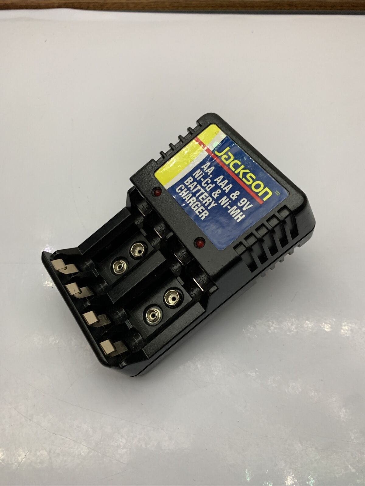 Jackson AA AAA 9V Ni-CD Ni-MH Battery Charger PSCB4
