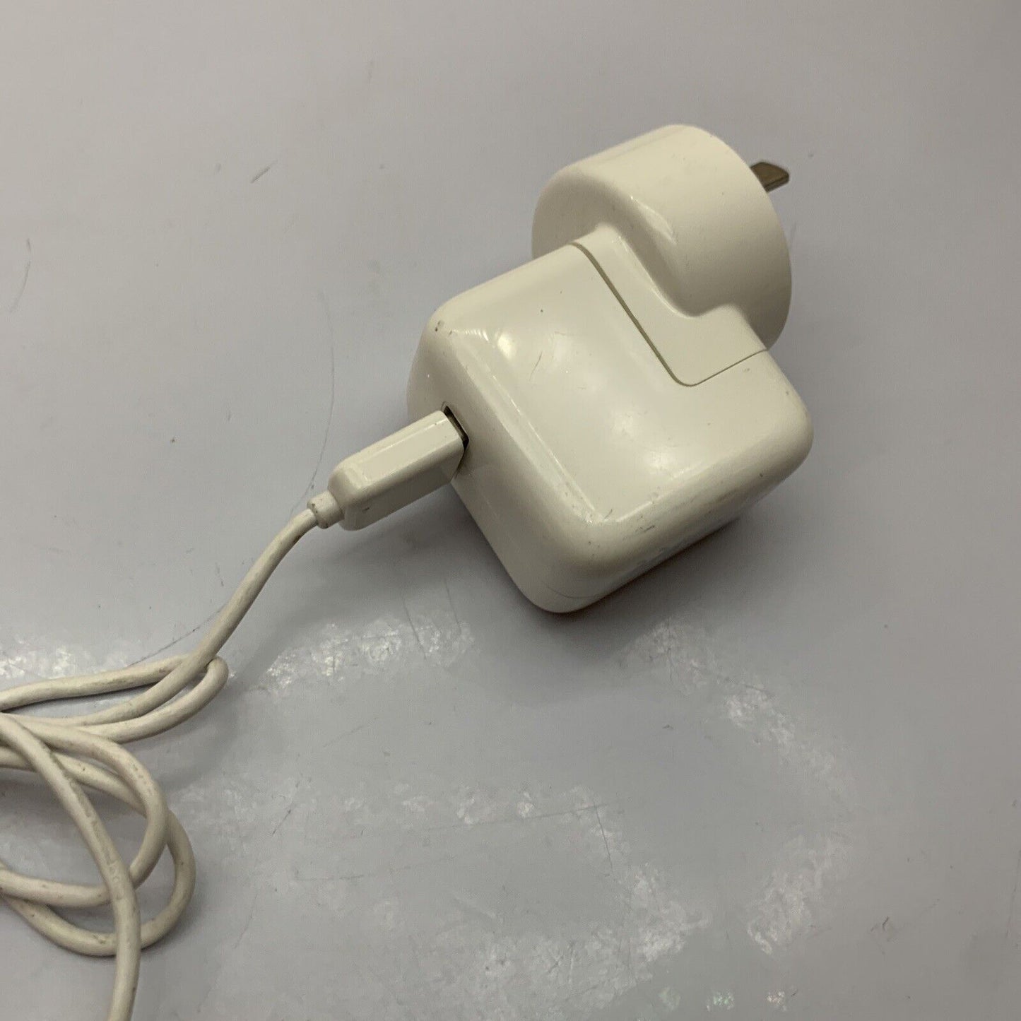 Genuine Apple iPod Shuffle Charger Dock USB 3.5mm and Power supply