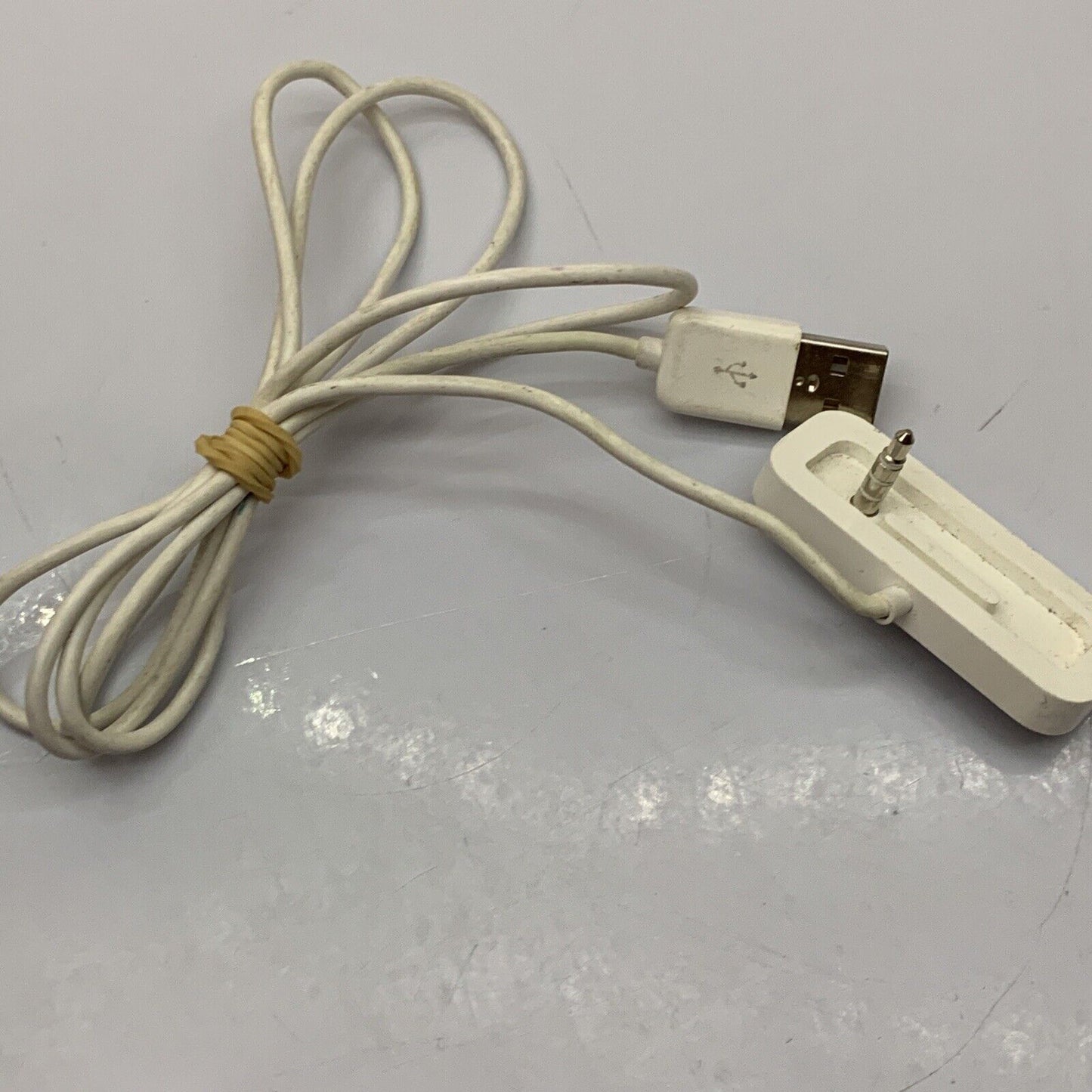 Apple iPod Shuffle A1204 1GB Pink With USB Charger Dock