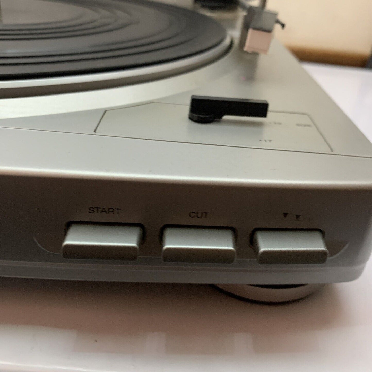 Aiwa Stereo Full Automatic Turntable PX-E860 *Requires Needle Replacement