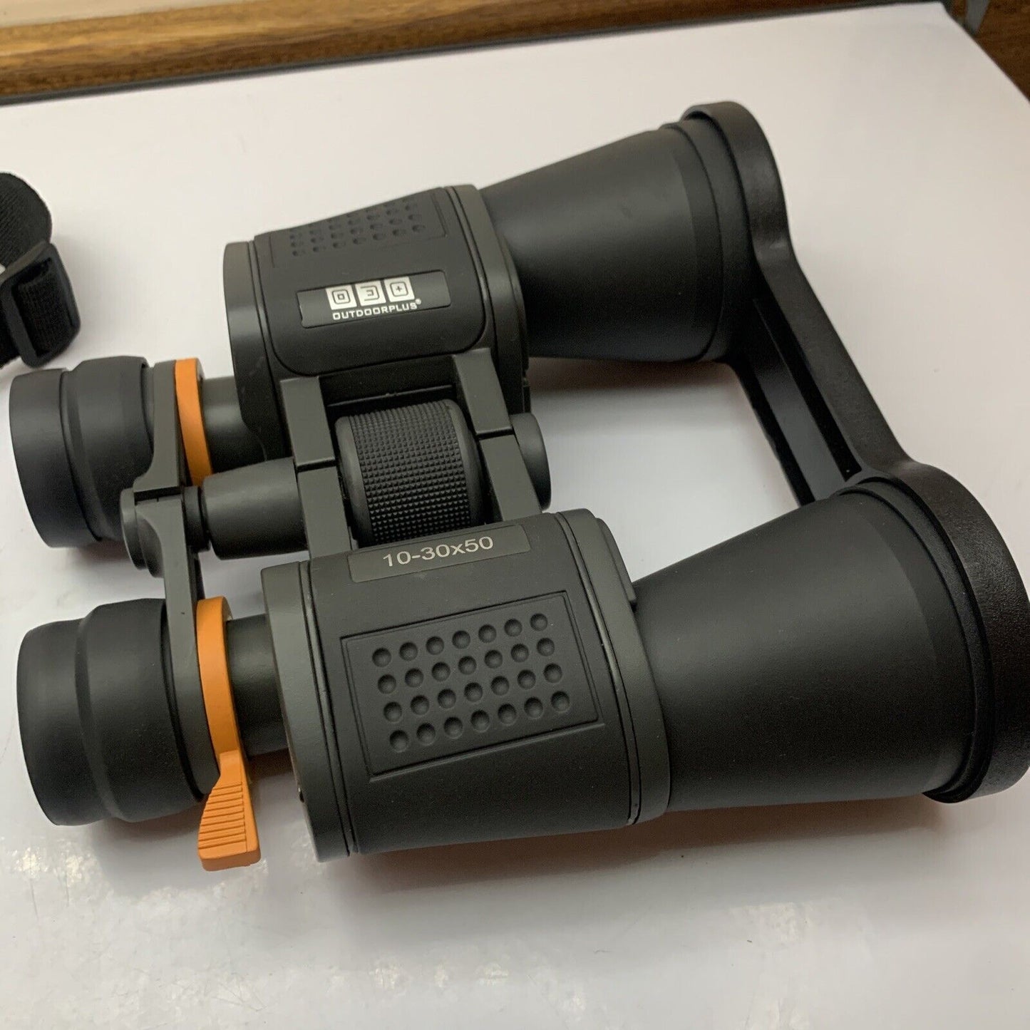 Outdoor Plus 10-30 x 50mm Zoom Binocular with Bag