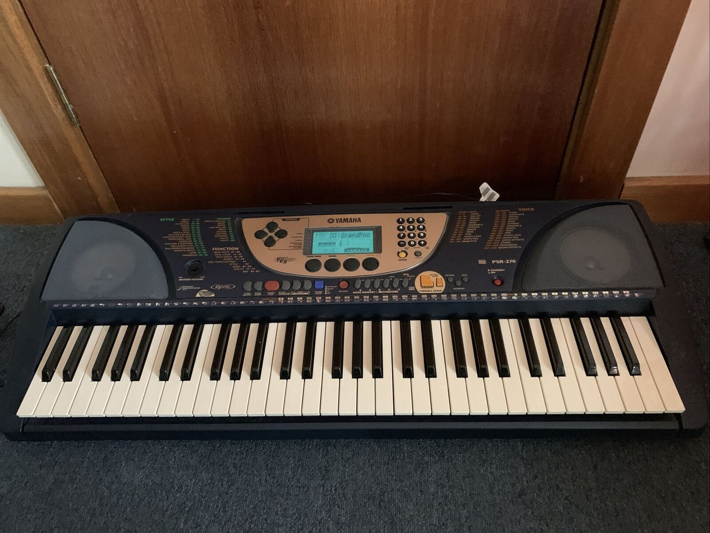 Yamaha PSR-270 Portatone Keyboard Synthesizer 61 Keys with Power Supply