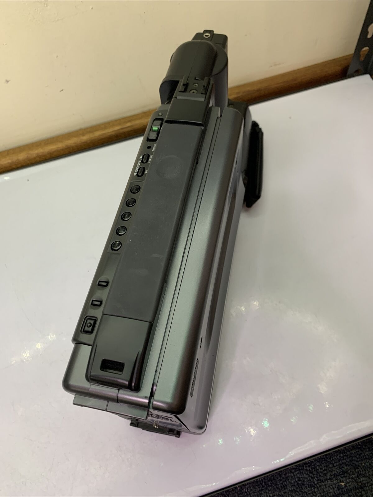 Sharp SlimCam Zoom 12 Full Size VHS Camcorder VL-SX80 16x Optical Zoom Untested