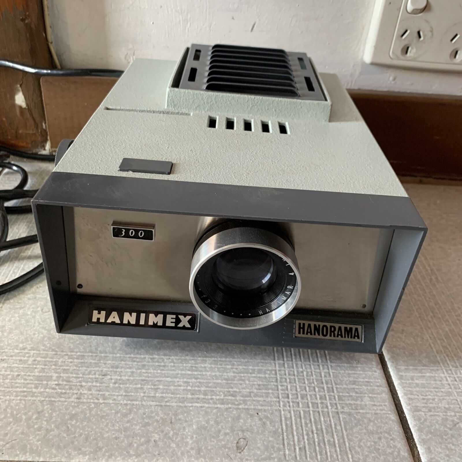 Hanimex Hanorama 300 35mm Film Slide Projector Manual Single Slide Typ