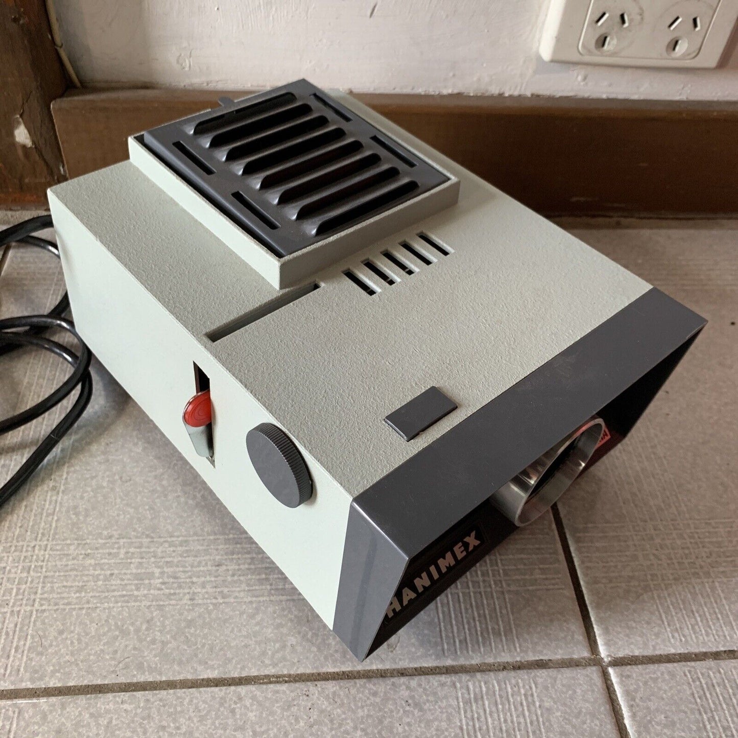 Hanimex Hanorama 300 35mm Film Slide Projector Manual Single Slide Type