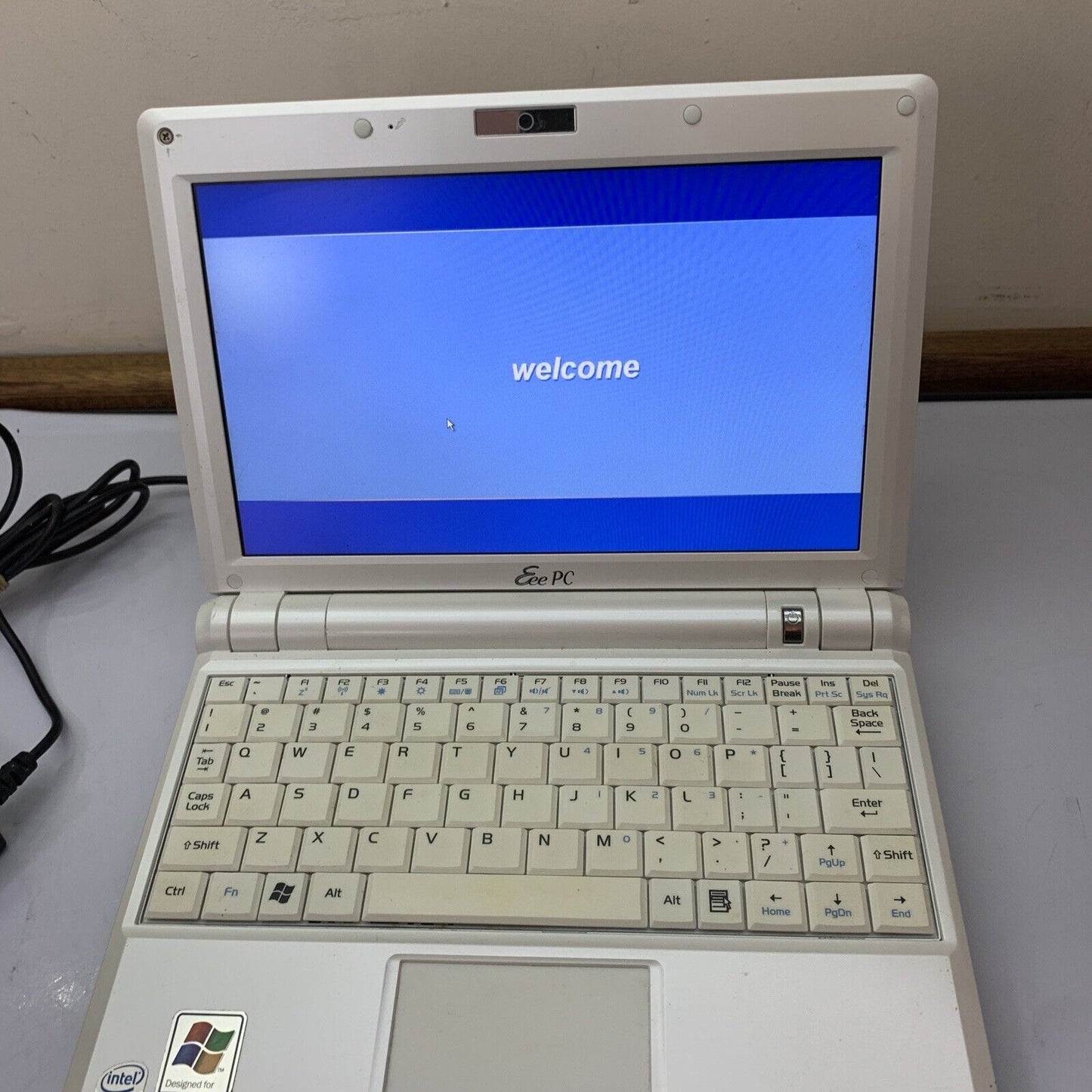 ASUS EEE PC 900A Laptop Intel Atom 1.6Ghz 2Gb RAM 16GB Windows XP