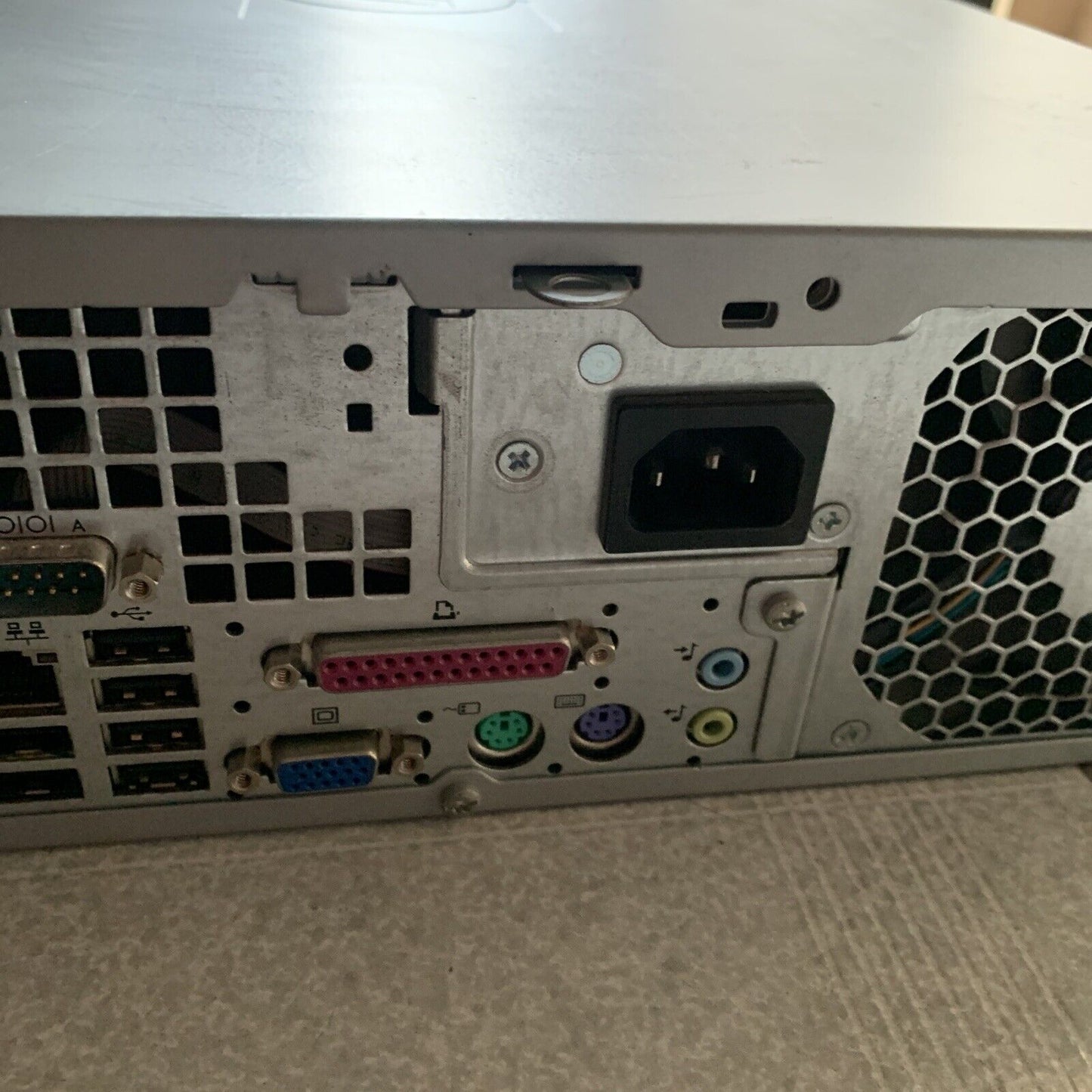 HP Compaq Dc7800 Intel Core Duo 2 Desktop 3GB Ram 320 GB HDD DVD RW Floppy Drive