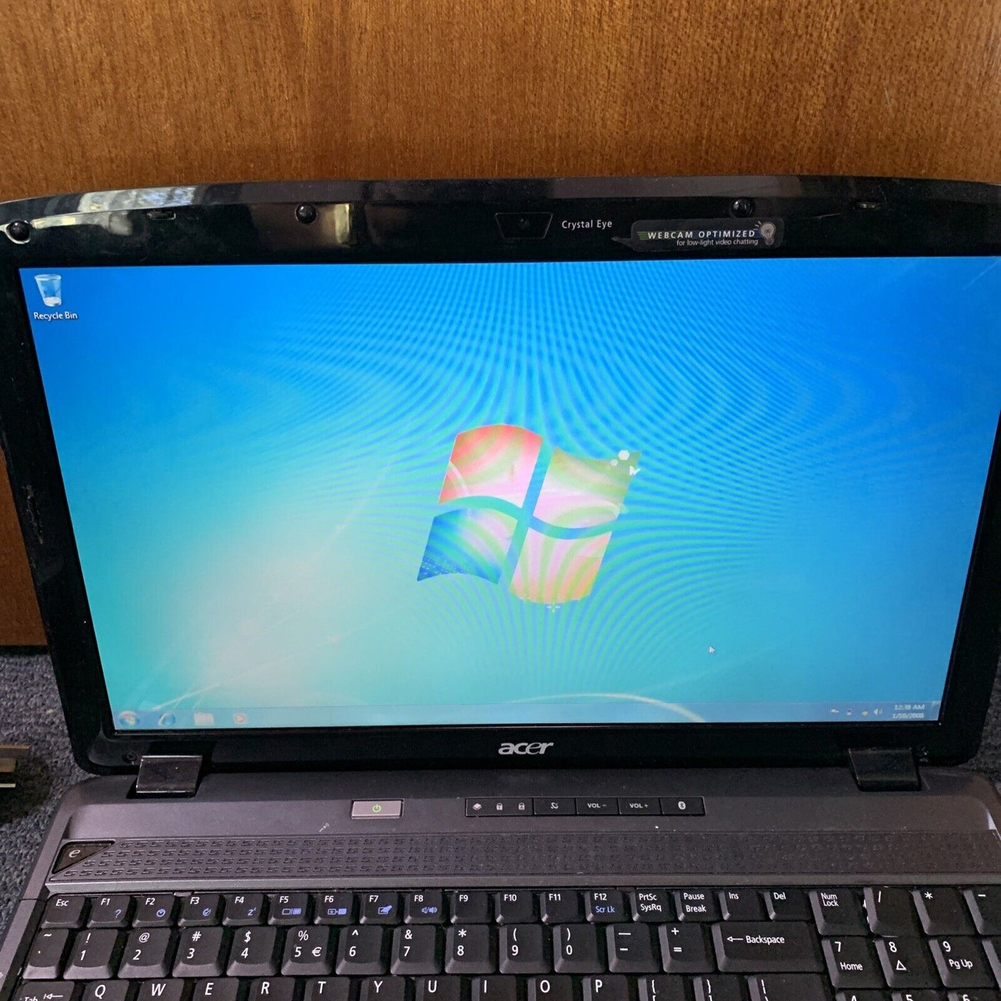 Acer Aspire 5735 Laptop 15.6" Intel Core Duo 2 T6400 2Ghz 2GB 250GB DVD-RW Win 7