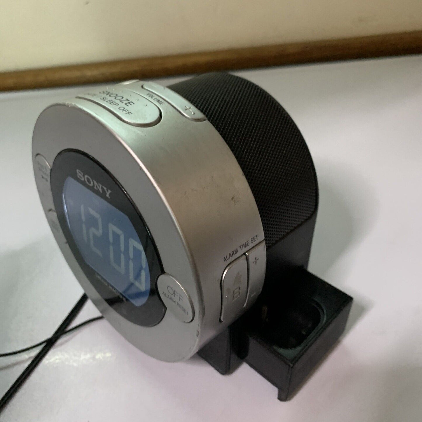 SONY Dream Machine ICF-C7iP Dual Alarm Clock with AM FM Radio *iPod Not Working