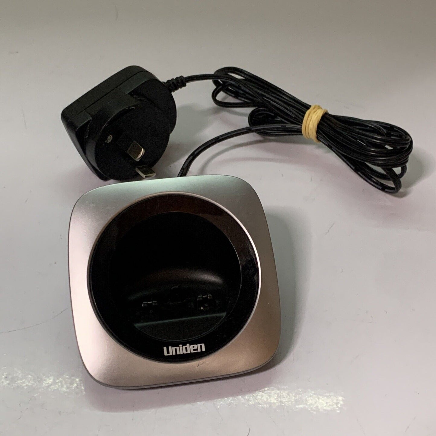 Uniden Cordless Telephone Handset Charger with AAD-600S(M) 9v Power Supply