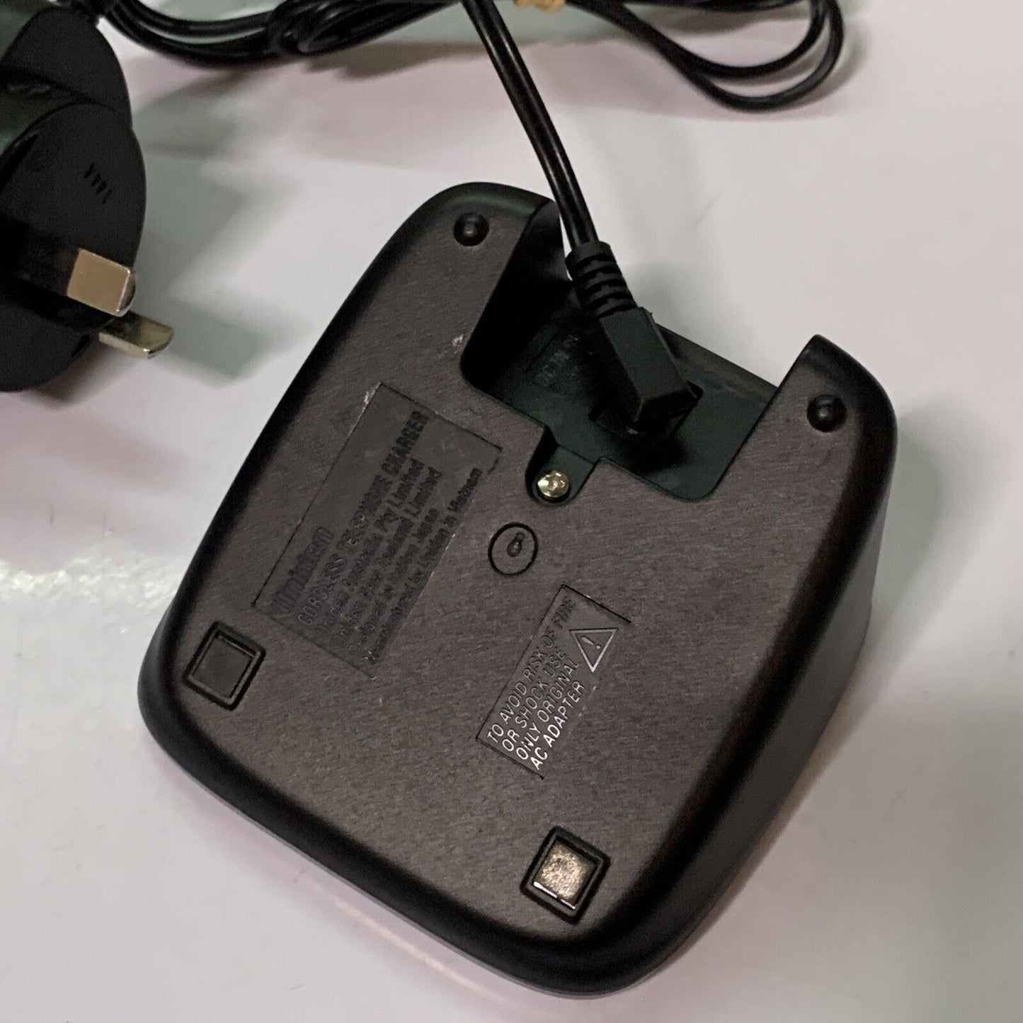 Uniden Cordless Telephone Handset Charger with AAD-600S(M) 9v Power Supply