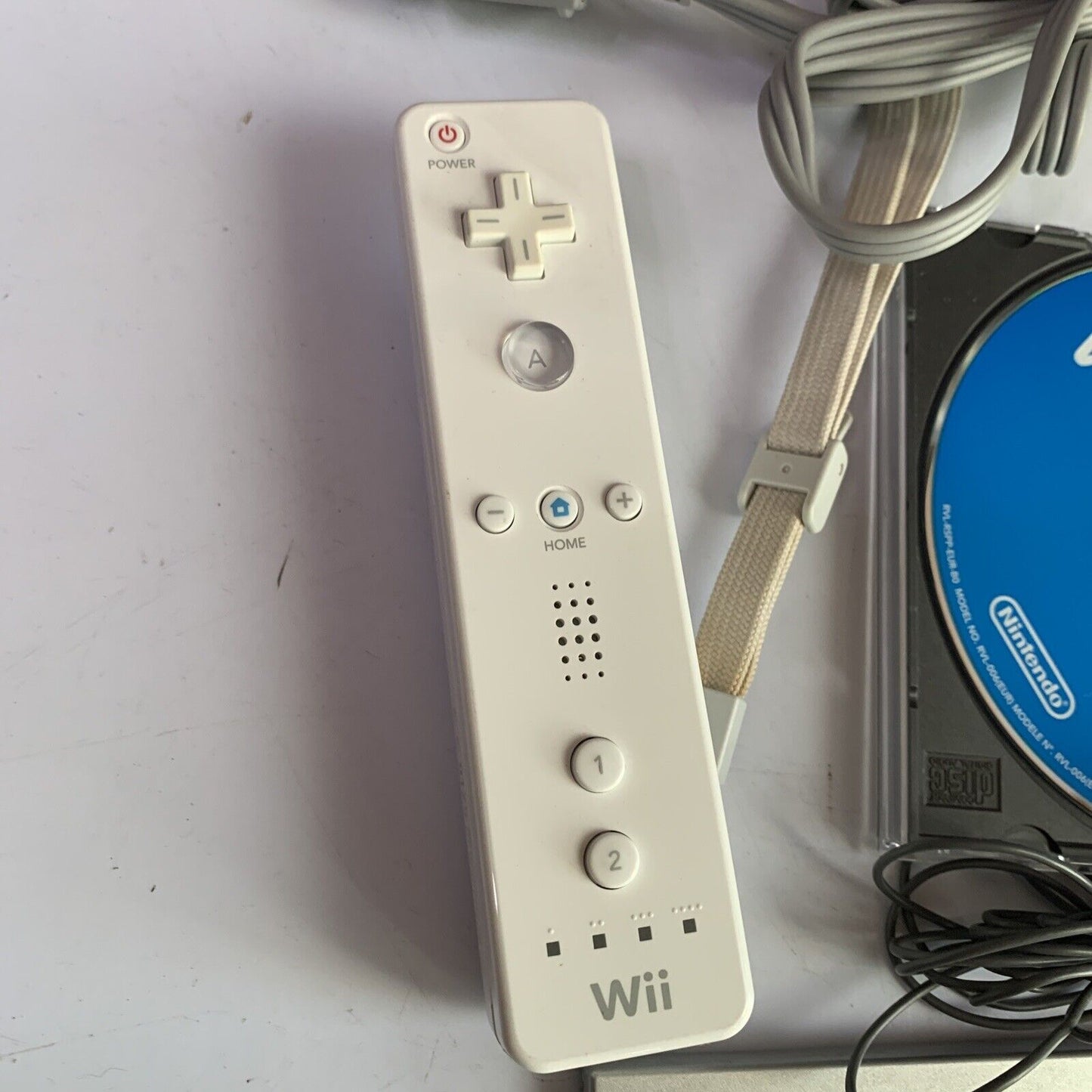 Nintendo Wii Console White Wii Sports Bundle with Accessories