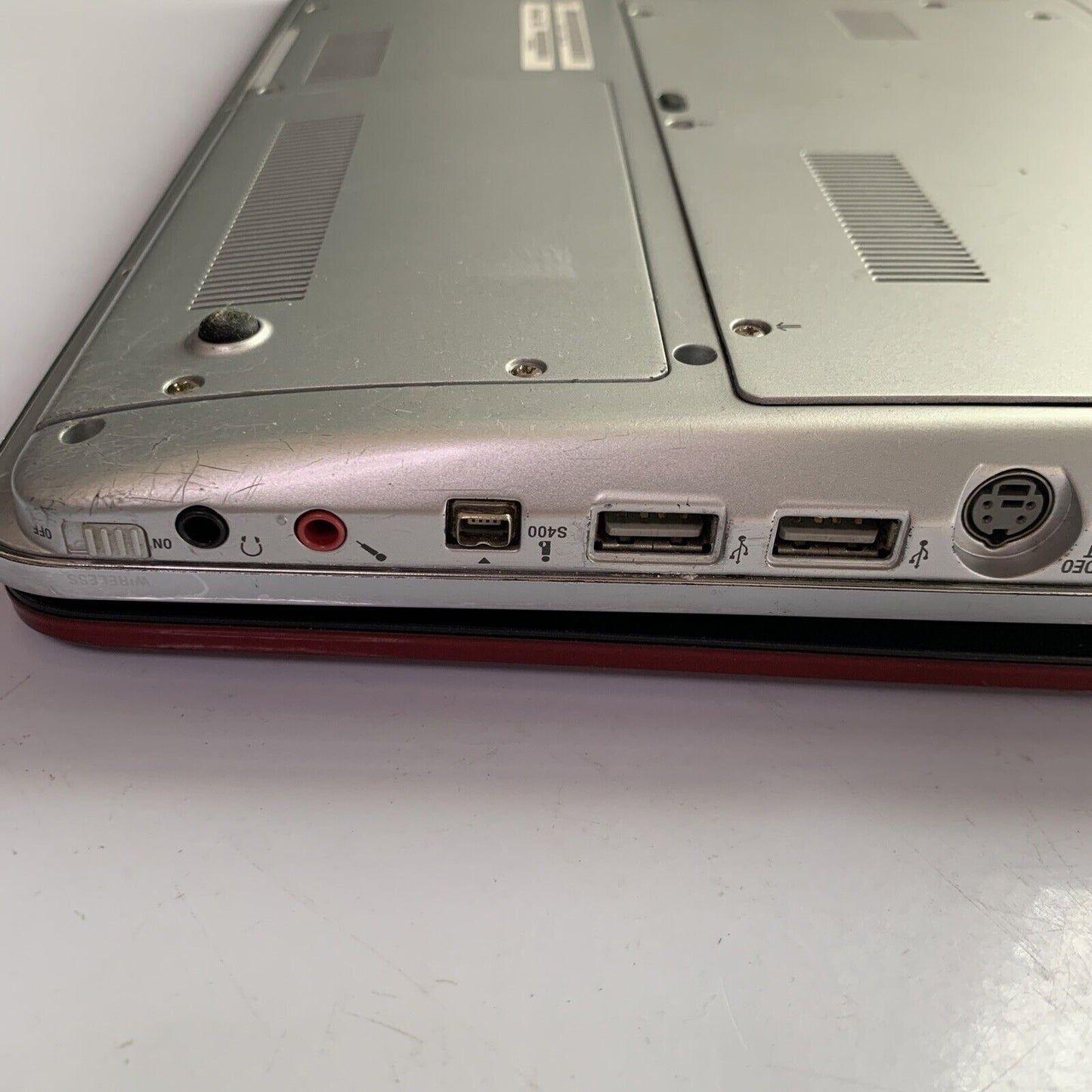 Sony VAIO 14" Laptop PCG-5G8P Intel Centrino Duo *Doesn't Turn On For Parts