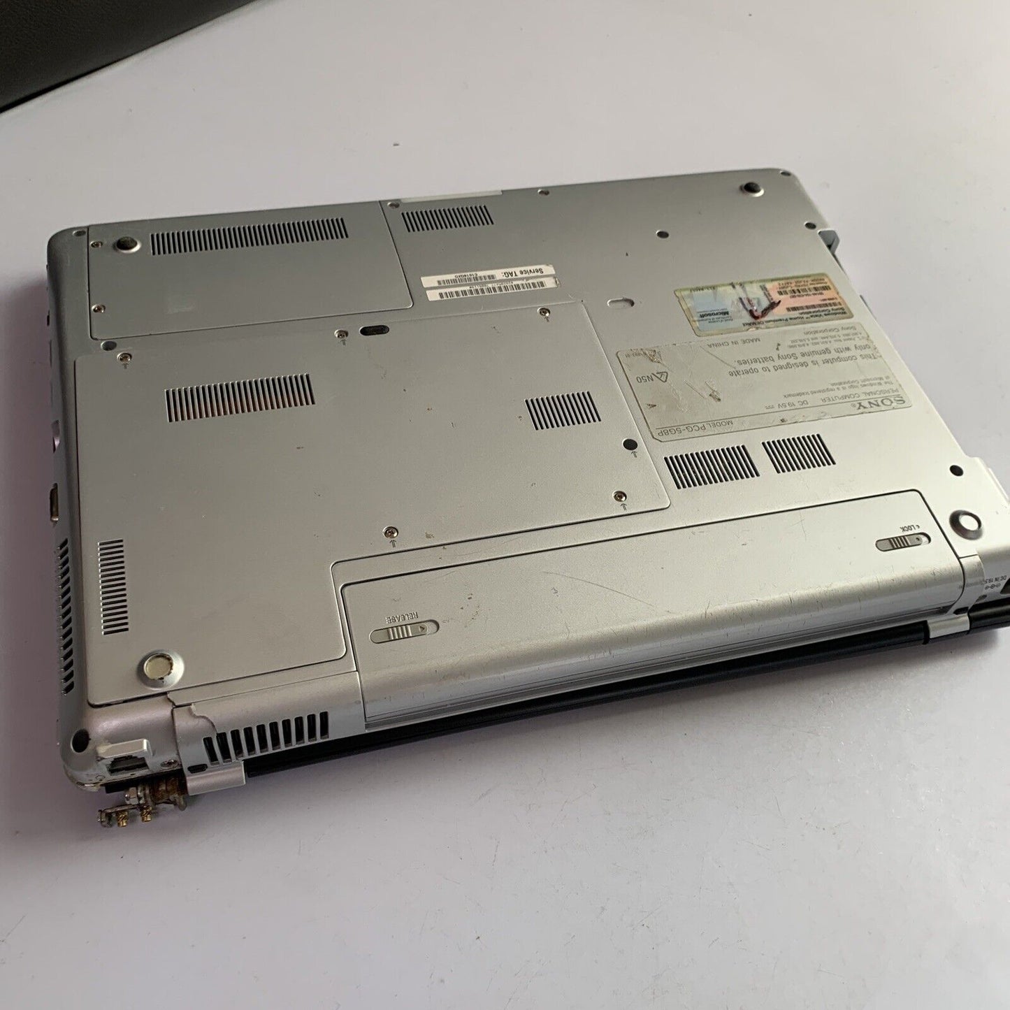 Sony VAIO 14" Laptop PCG-5G8P Intel Centrino Duo *Doesn't Turn On For Parts