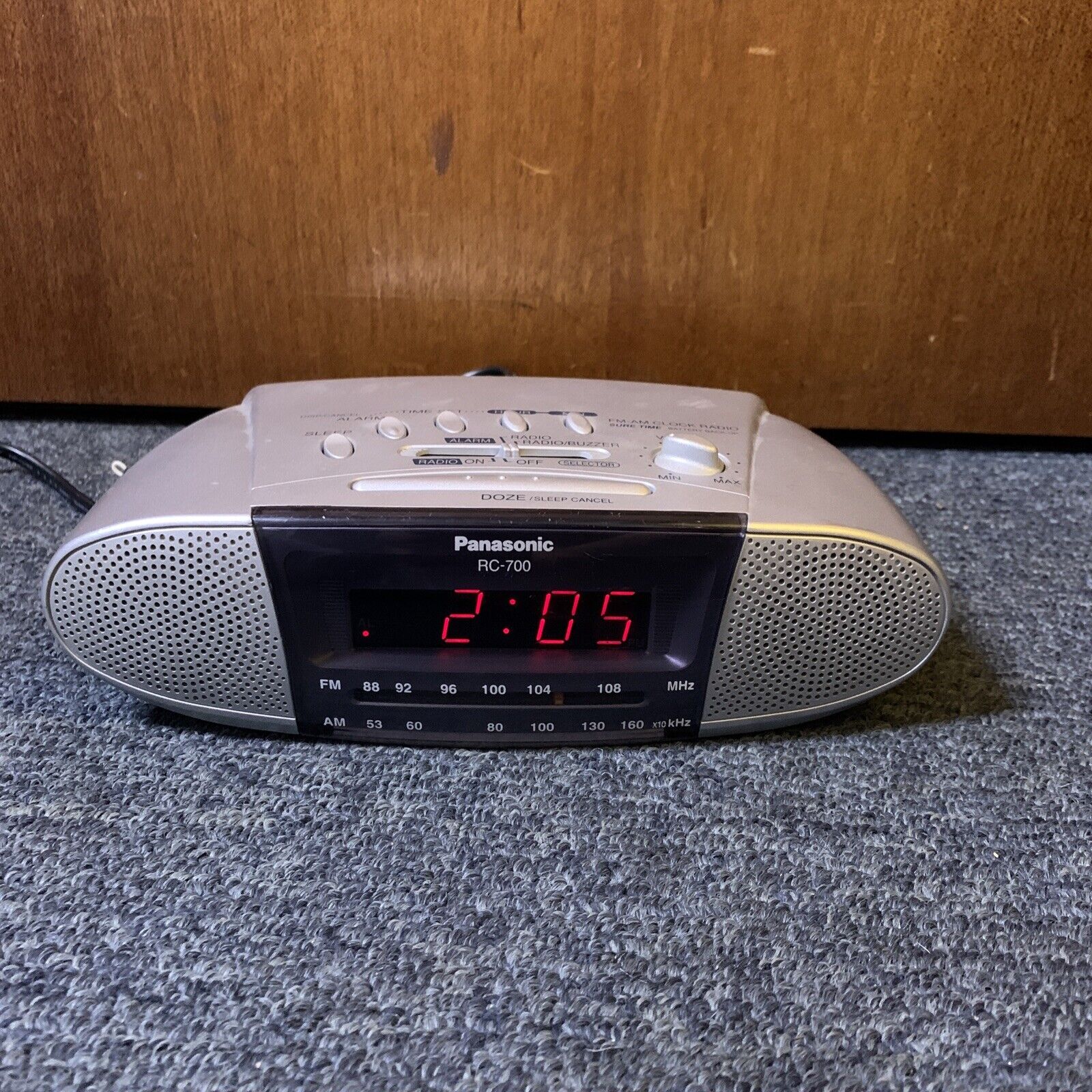 Panasonic RC-700 Alarm Clock AM/FM Radio Snooze – Retro Unit