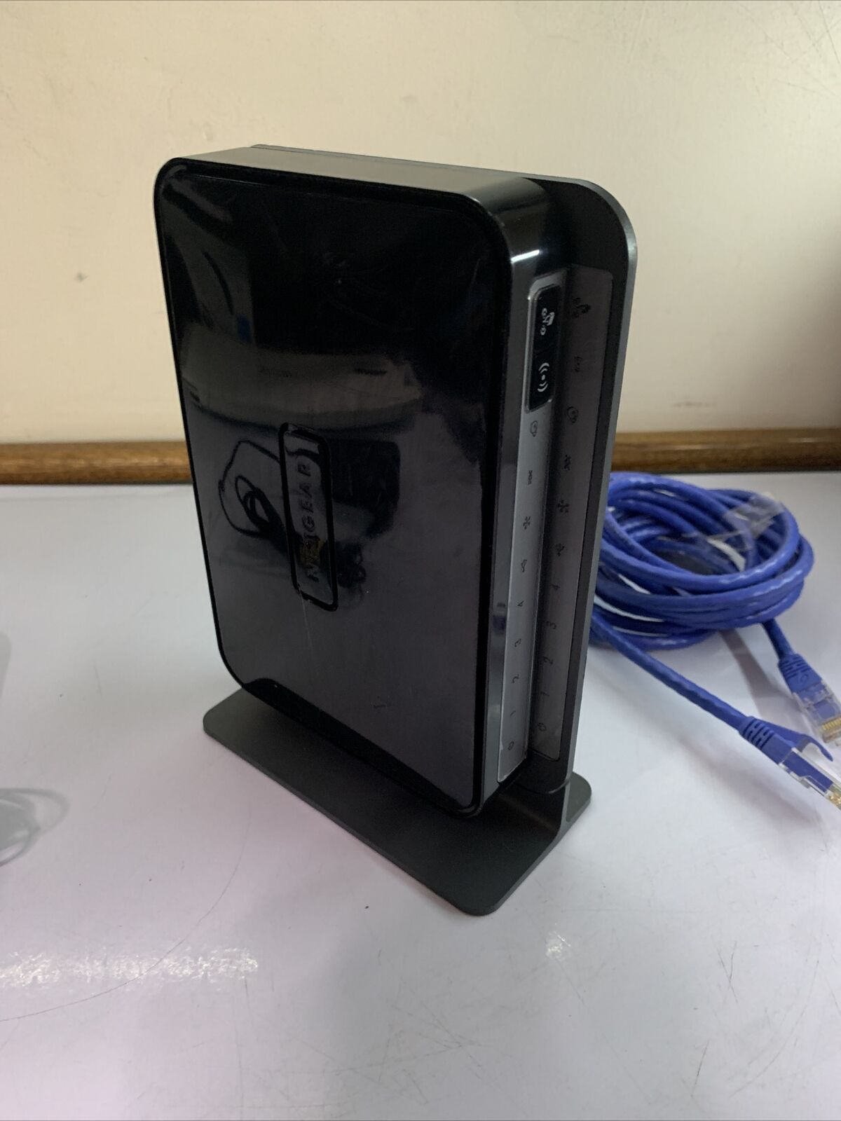 Netgear N300 WiFi Modem Wireless Router DGN2200 – Retro Unit