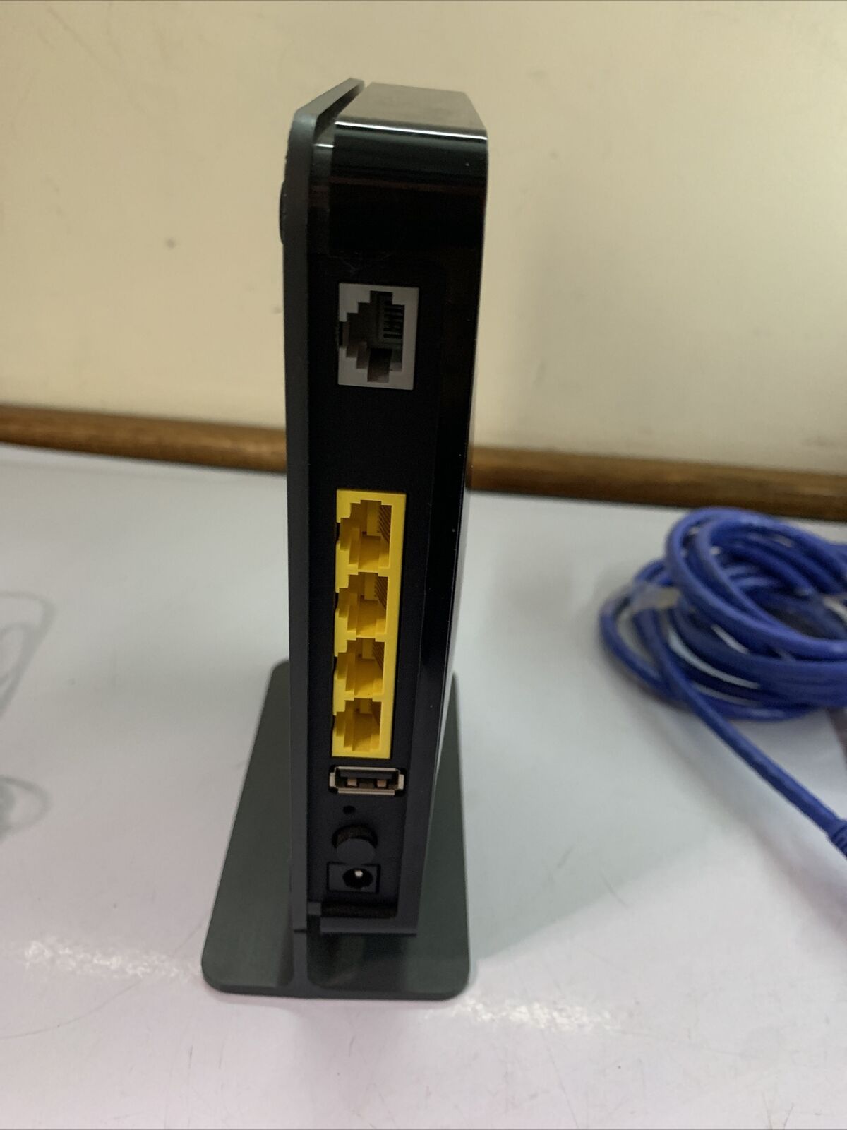 Netgear N300 WiFi Modem Wireless Router DGN2200 – Retro Unit