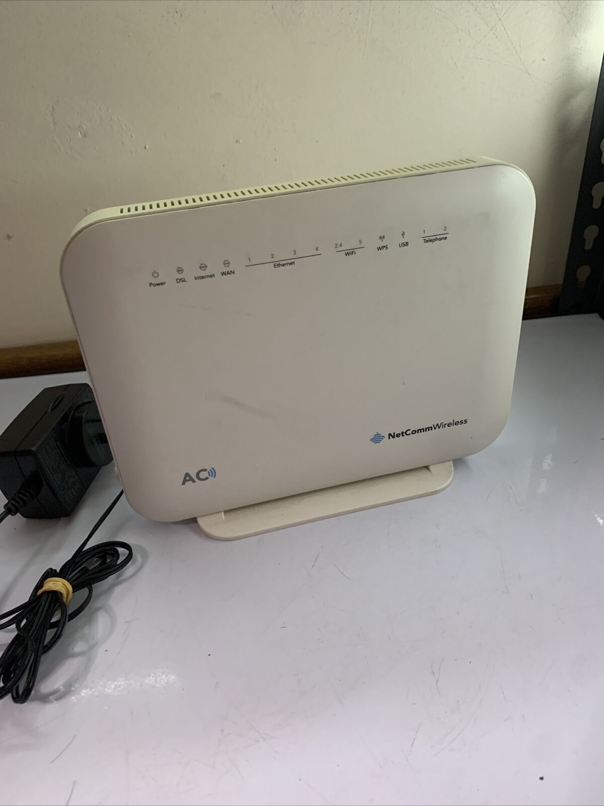 NetComm Wireless Dual Band AC1600 Gigabit Gateway With VoIP – Retro Unit