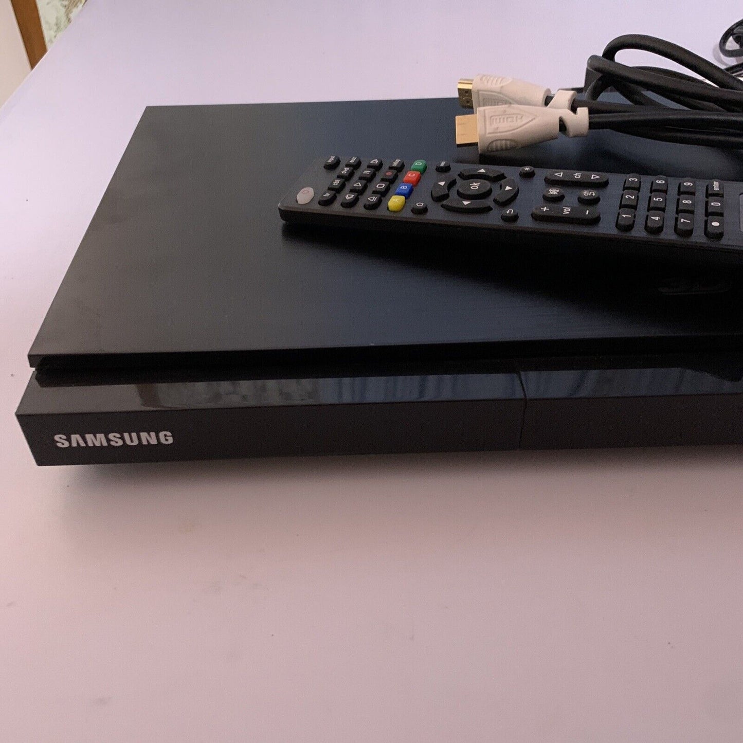 Samsung Bluray 3D Player BD-5500/XY with Remote and HDMI Region B & 4