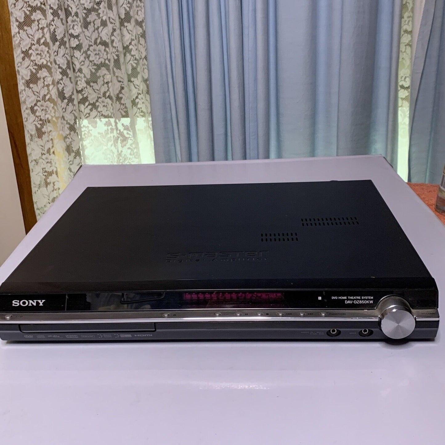 Sony DVD Player Home Theatre Digital Amplifier DAV-DZ850KW *No Remote & Speaker