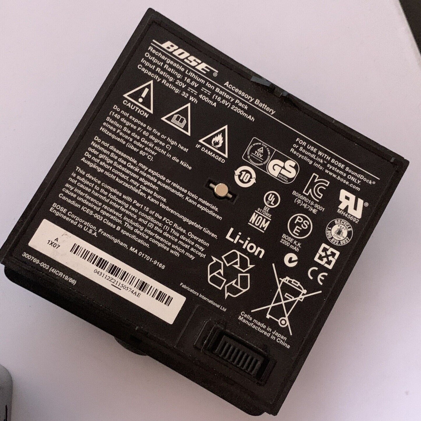 Bose SoundLink SoundDock Speaker + Extra Battery *Doesn't Turn On For Parts